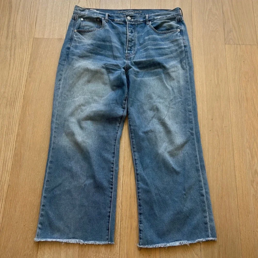 American Eagle Wide Leg Crop Jeans 16 Long Blue Button Fly Raw Hem Boho Retro - Picture 1 of 11